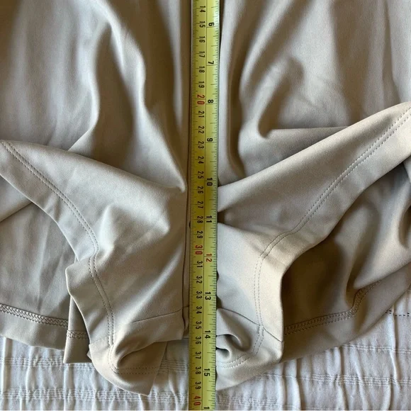 MWL Flex Wrap Skort in Wet Sand Tan Medium Like New - Picture 9 of 9